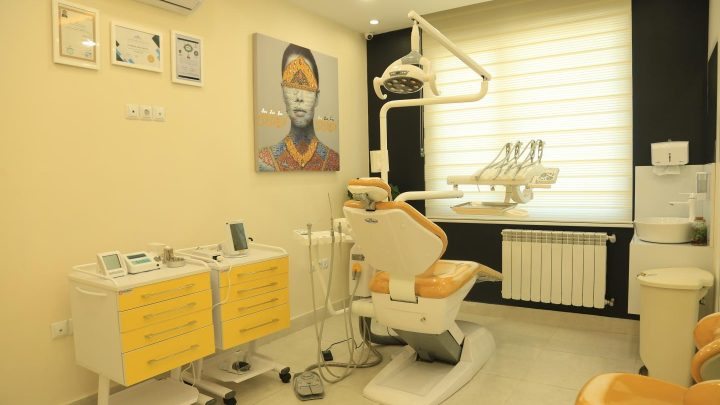 مرکز دندانپزشکی و ایمپلنت شادی