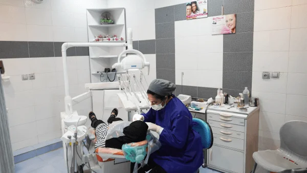 مرکز دندانپزشکی و ایمپلنت شادی